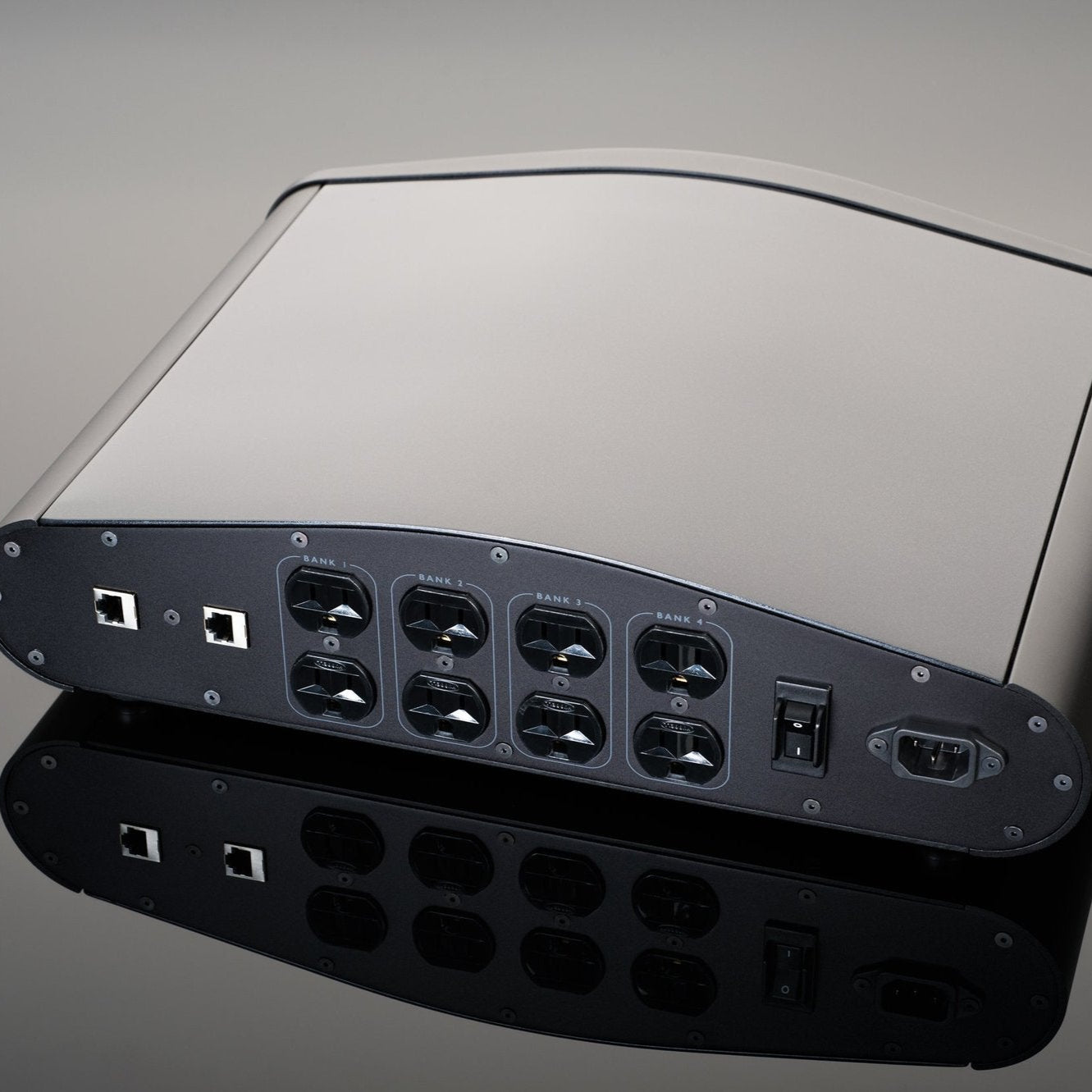 Transparent Reference Power Isolator