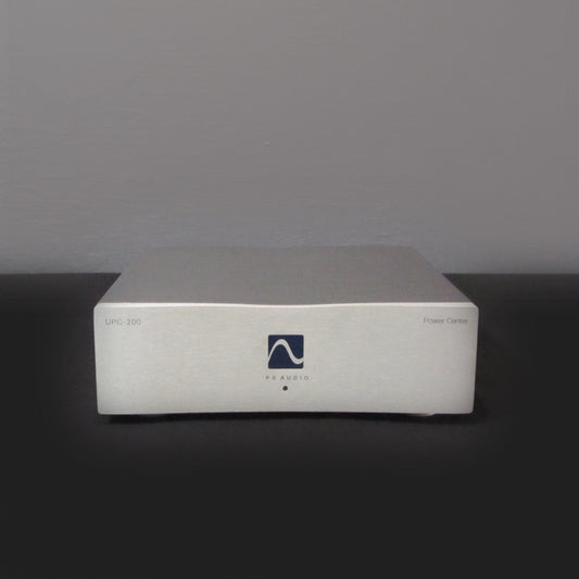 PS Audio UPC-200 Power Center