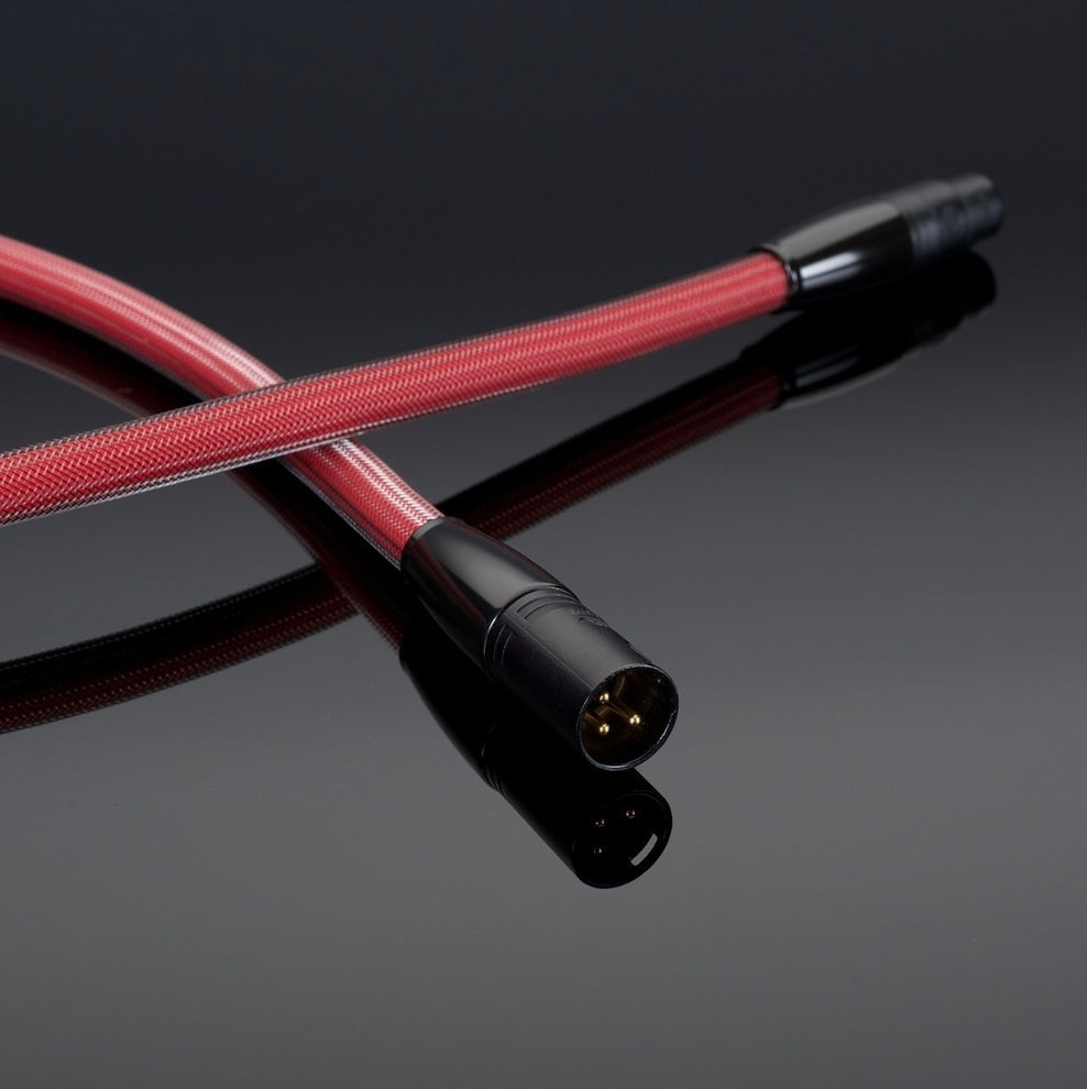 transparent_Reference_110Ohm_XLRcloseup