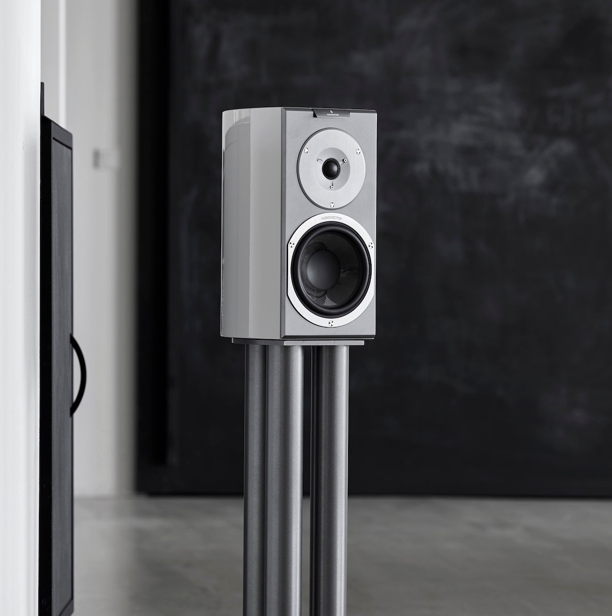 Audiovector R1 Series Bookshelf / Stand-mount Speakers